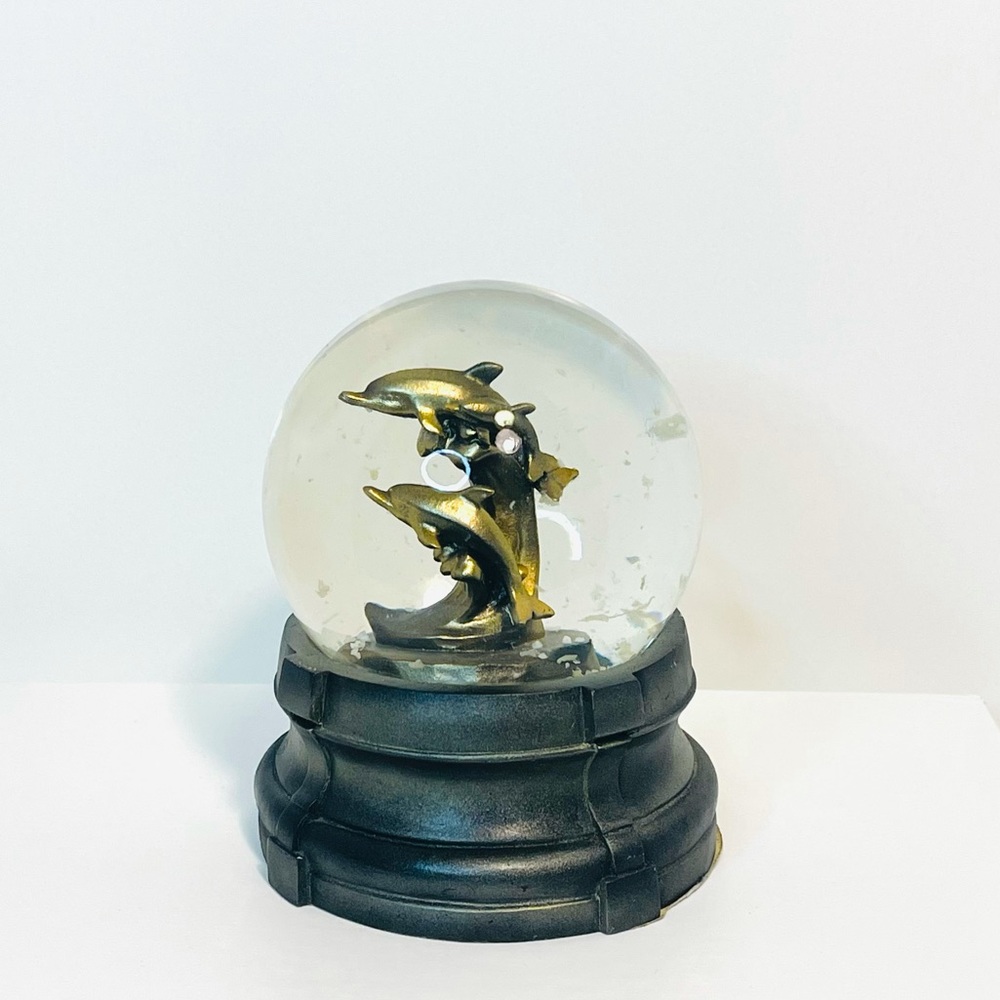 Dolphin Snow Globe